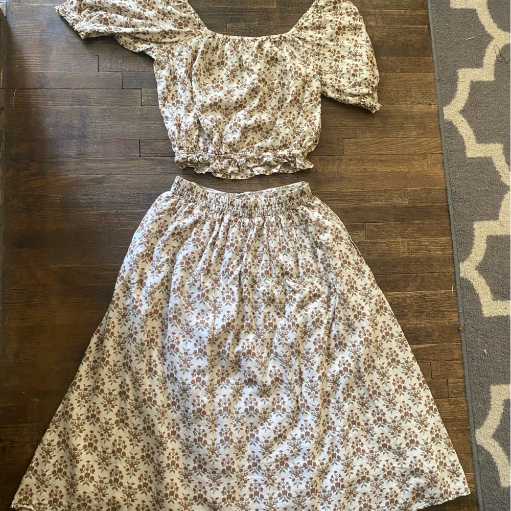 Cottage Core Neutral Floral Linen Dress - Picture 5 of 5